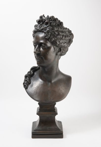D'après Antoine COYSEVOX (1640-1720) Buste de Marie-Adélaïde de Savoie.

Epreuve...