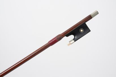 null Violin bow of 57 g. made of bee wood of : L.MORIZOT frères in all its main parts,...