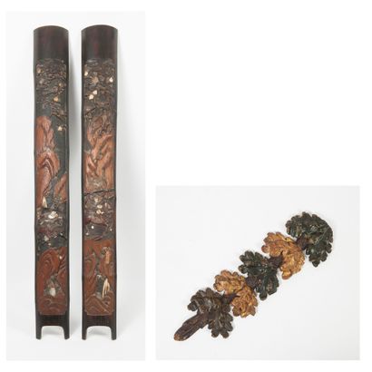 ASIE, XIXème-XXème siècles Deux éléments de décoration en bambou sculpté et peints...