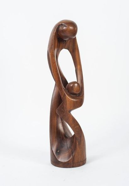 Gérard VOISIN (1934) Mère et enfant. 
Modèle en bois sculpté.
Signé.
H. : 39,5 cm....