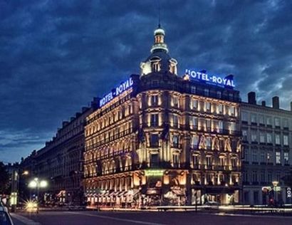 MAISON PAUL BOCUSE Une nuit à l’Hôtel Le Royal & deux «Invitations à la Gourmandise»...