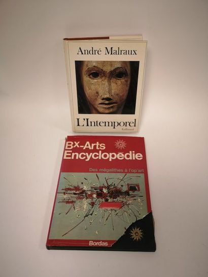 null Lot comprenant :
- MALRAUX André 
La métamorphose des dieux L'intemporel. 
Gallimard,...