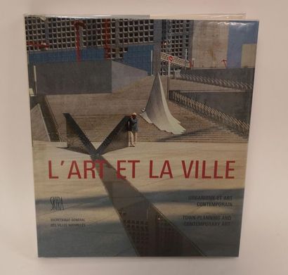 null L'art et la ville : Urbanism and contemporary art. 
Skira Editeur, Geneva. 1990....