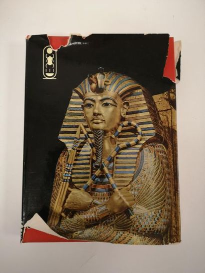 DESROCHES-NOBLECOURT Vie et mort d'un pharaon : Toutankhamon. 
Hachette, Paris, 1963....