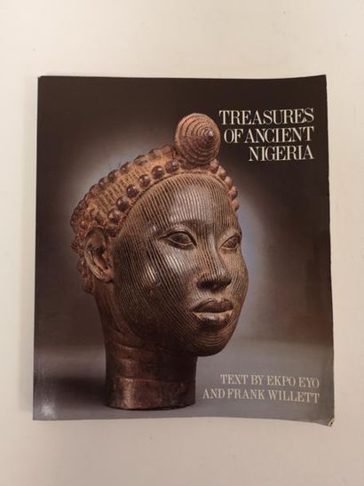 EYO Ekpo-WILLETT Frank Treasures of ancient Nigeria.
Collins Sons & Co, Londres....