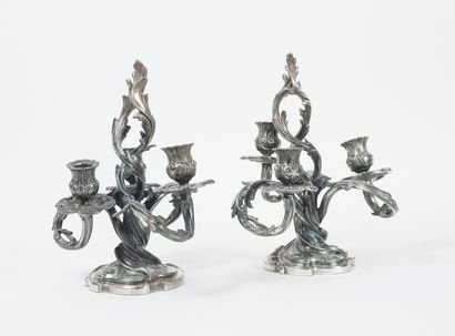 Victor SAGLIER, début du XXème siècle Paire de petits candélabres, dit bouts de table,...