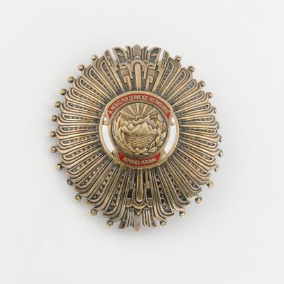 PÉROU Ordre du Mérite pour services distingués (1950).

Plaque de Commandeur en argent...