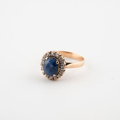 Yellow gold daisy ring (585) centered on...