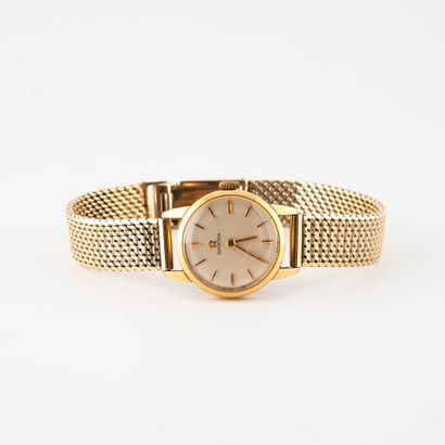 OMEGA OMEGA

Lady's bracelet watch in yellow gold (585)

Round housing. 

Dial with...
