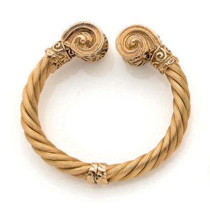 LALAOUNIS Bracelet jonc rigide ouvrant en or jaune (750) torsadé, les extrémités...