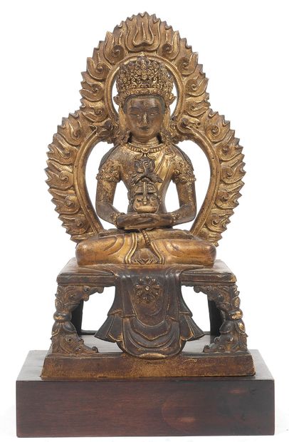 Chine, dynastie Qing, période Qianlong (1736-1795) Statuette of Amitayus in gilt...