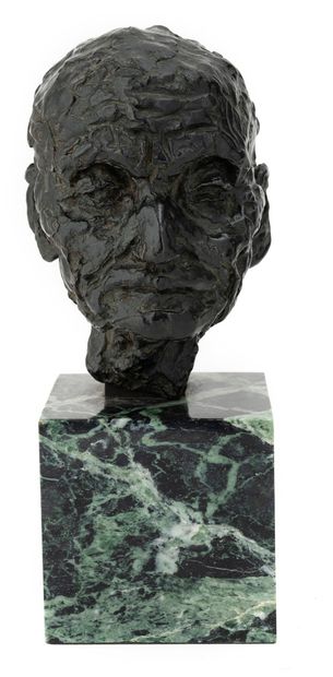 Camille CLAUDEL (1864-1943) Etude pour l'âge mur.
Epreuve en bronze posthume n°5/8.
Cachet...