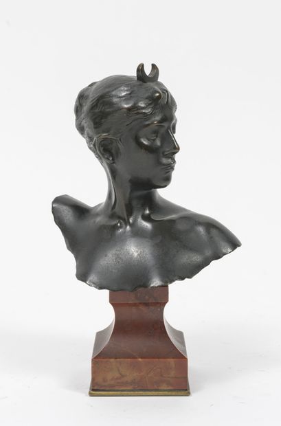 D'après Alexandre FALGUIERE (1831-1900) Bust of Diana. 

Proof in bronze with brown...