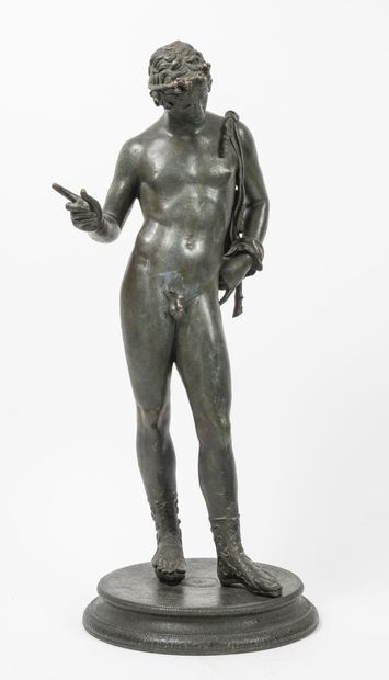 D'après l'Antique Narcisse ou Dyonisos

Epreuve en bronze à patine vert reposant...