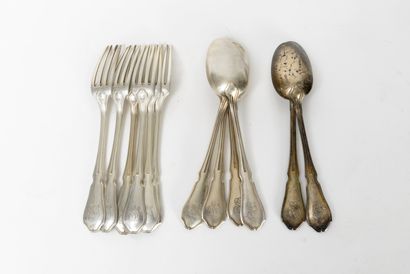 HÉNIN & Cie 
Five silver (950) table spoons and cutlery, with stylized spatula, engraved...