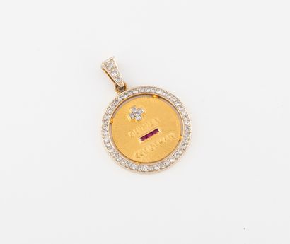  Yellow gold (750) medal pendant centered with the inscription "More than yesterday,...