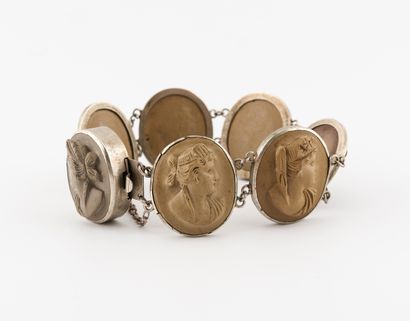 ITALIE, Souvenir du Grand Tour, fin du XIXème siècle Bracelet en métal argenté à...