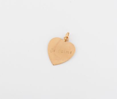 null Gold-plated metal heart pendant, brushed and engraved "I love you". 

Scratches...