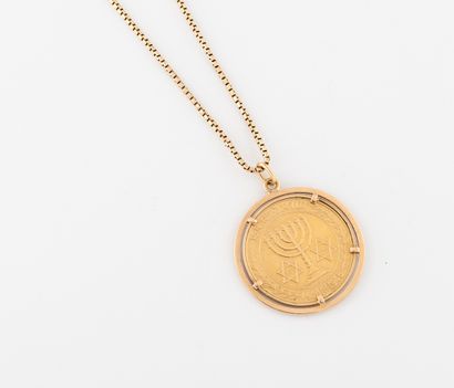 null Chaîne de cou en or jaune (750) à maille vénitienne et pendentif médaille Theodor...