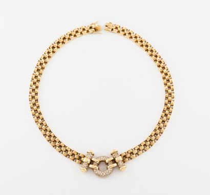 null Articulated necklace in yellow gold (750) with three rows of half-moon links,...