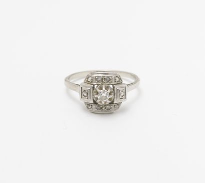 null Ring in white gold (750) and platinum (850), set with small old or rose-cut...