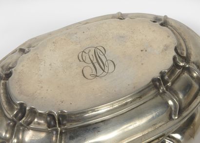 Lot comprenant : - Silver oval box (800), engraved H.D. on the lid. 
Minerve (2nd...