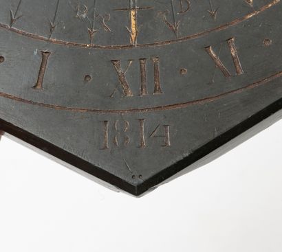 null 
Hexagonal sundial in black slate with three adjustable screws in gilded brass.




Engraved...