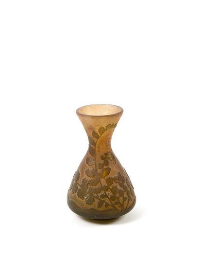 ÉTABLISSEMENTS GALLÉ Small vase. truncated cone on small heel.

Proof in green lined...