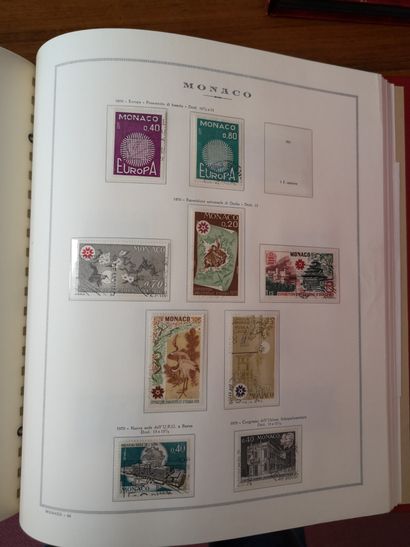 TOUS PAYS dont MONACO 
Vrac de timbres neufs et oblitérés, contenu dans 1 boîte et...