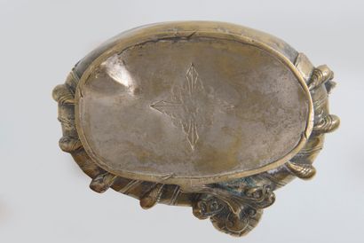 SINO-TIBET, fin XIXème - début du XXème siècle Jambhala en bronze assis et couronné...