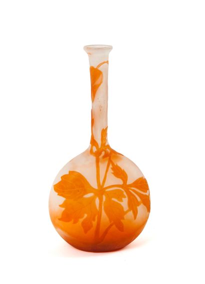 ÉTABLISSEMENTS GALLÉ Small soliflore vase with flat bottom and flattened round body.

Proof...