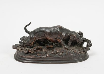 D'après Jules MOIGNIEZ (1835-1894) Dog on the prowl.

Proof in bronze with brown...