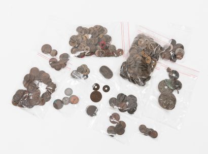 ASIE, XIXème-XXème siècles Lot of metal or copper coins from India, China, Hong-Kong,...