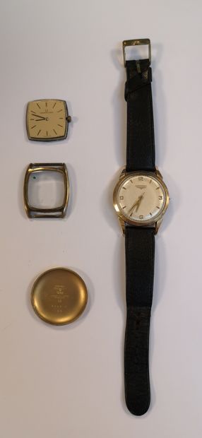 LONGINES Gold-plated metal bracelet watch.

Round case.

Signed champagne dial with...