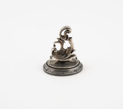 EUROPE, seconde moitié du XIXème siècle Metal chatelaine cachet, with silver rocaille...