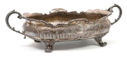 France Jardinière ovale à bord découpé en argent (950) à décor de lèvres de coquillages,...