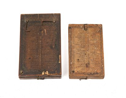Allemagne ou Angleterre Two folding sundials, pocket diptych, with rectangular wooden...