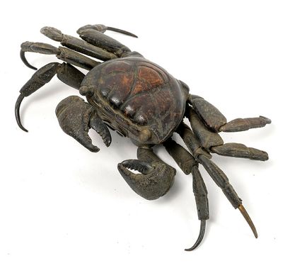 JAPON Crabe en bronze à patine brune aux pinces et pattes articulées.
Jizaï okimono.
Signé...