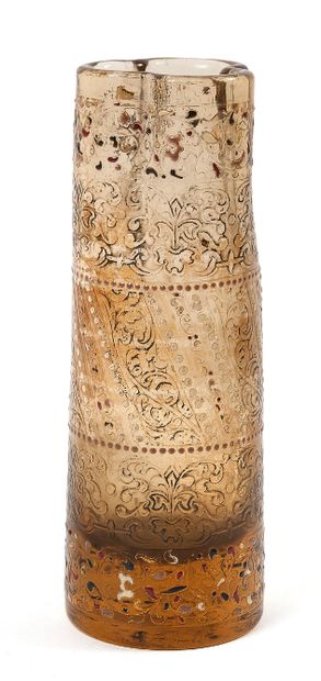 Émile GALLÉ (1846-1904) 
Cylindrical vase with flat base and three-lobed neck.
Smoked...