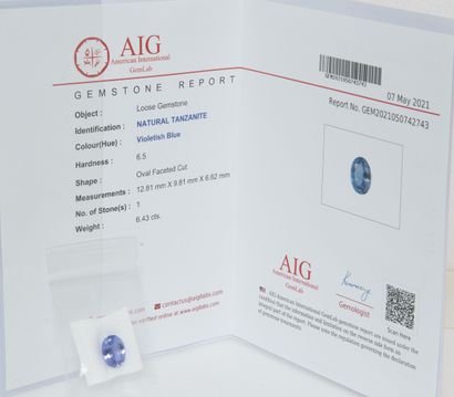 null Tanzanite sur papier de 6.43 carats. 

Certificat AIG du 07/05/21