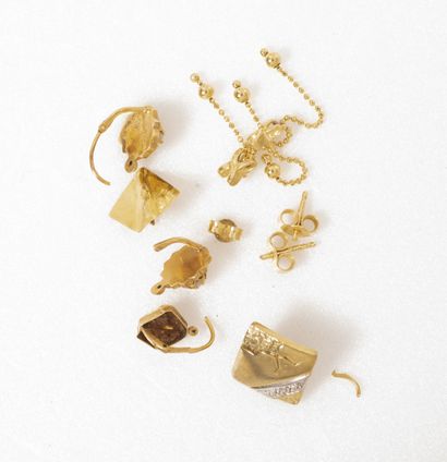 Small batch of gold fragments (min. 375)...