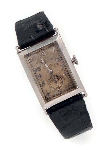 PATEK PHILIPPE & Co Bracelet watch of man in platinum 850 thousandths, of curved...
