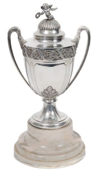 null French Cup Trophy 1982-1983
Silver reduction (925), presented on a circular...