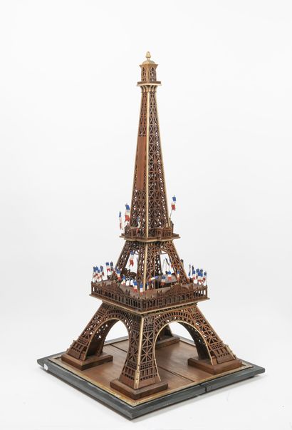 null Exceptionnel modèle réduit de la tour Eiffel.
Exposition Universelle de 1889.
En...