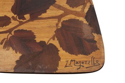 Louis MAJORELLE (1859-1926) Branches de noisetier et souris grignotant des noisettes.
Table...