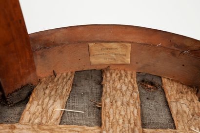 PIEMONT, début du XIXème siècle, Paire de fauteuils en bois fruitier à dossier bandeau...