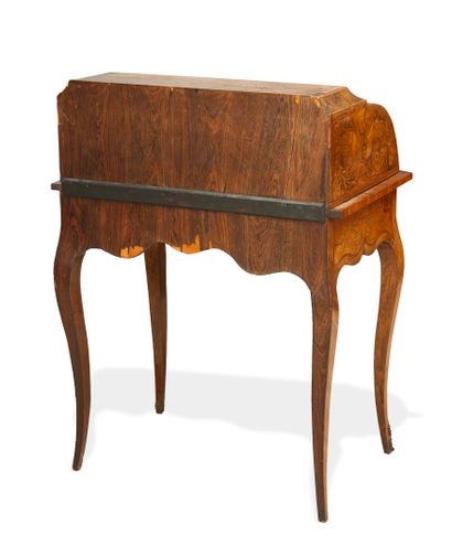 FRANCE, style Louis XV, fin du XIXème ou début du XXème siècle Small cylinder desk...