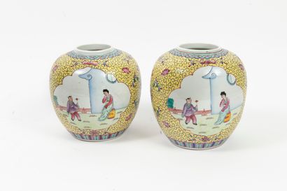 CHINE, XXème siècle Two polychrome enamelled porcelain ginger pots decorated with...