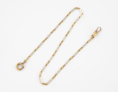 null Yellow and white gold watch chain (750) 

Weight : 12.5 g. - Length : 35 cm...