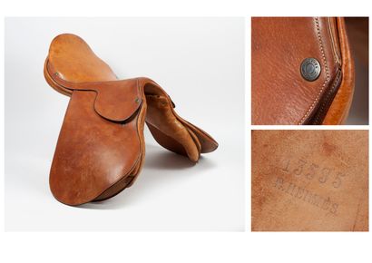 E. HERMES, Paris Jumping saddle in fawn leather. 

Two labels. 

Signed three times...